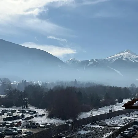 Modern With Gondola View